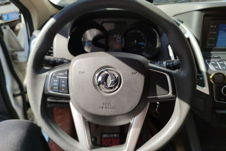 东风风神AX7 2015款 2.0L 自动智悦型中控内饰13