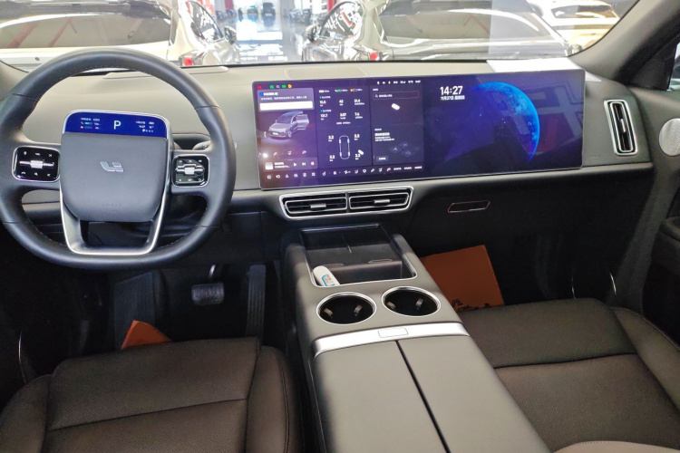 理想汽车 理想L9 2022款 Max中控内饰12