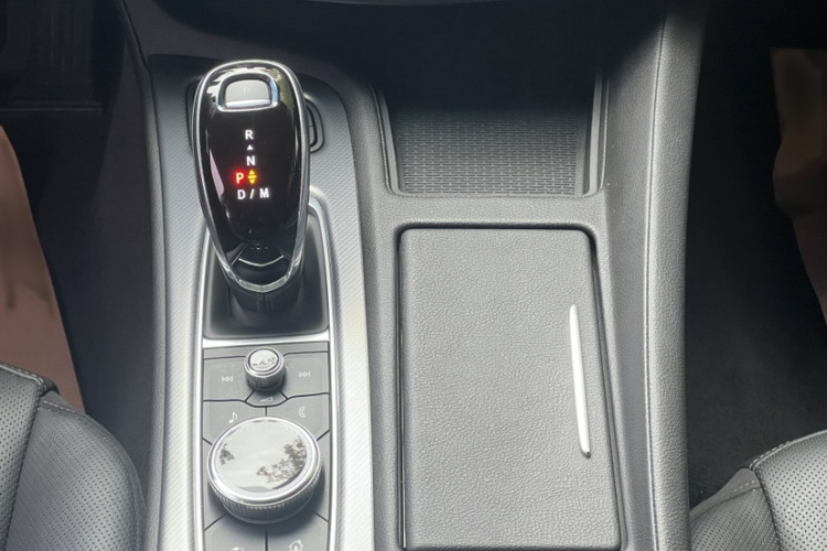 凯迪拉克CT5 2020款 改款 28T 豪华型中控内饰7003