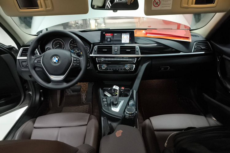 宝马3系 2019款 320Li 时尚型中控内饰7002