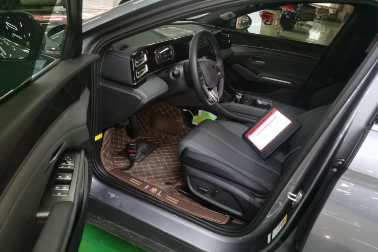 比亚迪 秦L 2024款 DM-i 80KM超越型局部细节19