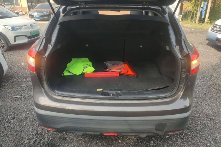 日产 逍客 2017款 2.0L CVT豪华版 国V中控内饰23