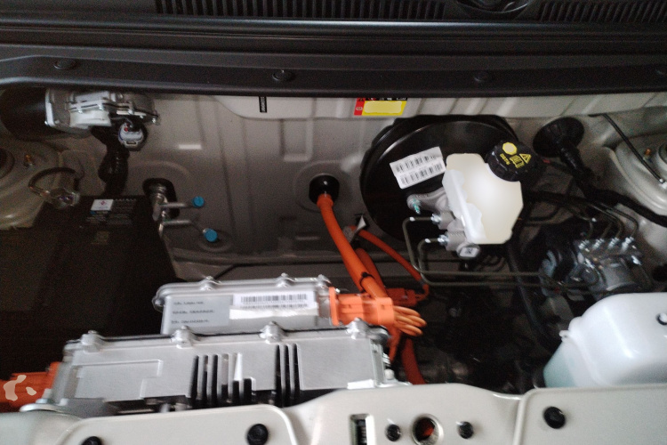 五菱汽车 宏光MINIEV 2025款 四门版 臻享款机舱底盘24