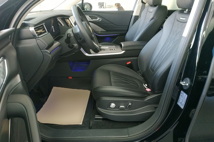 红旗HS7 PHEV 2024款 2.0T PHEV 四驱旗畅版 6座中控内饰19