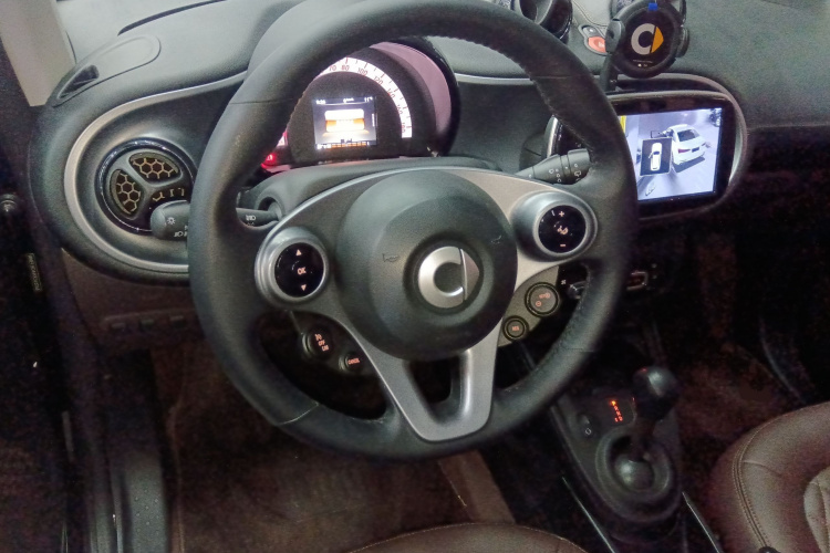 smart fortwo 2019款 0.9T 66千瓦硬顶风擎版 国VI局部细节13