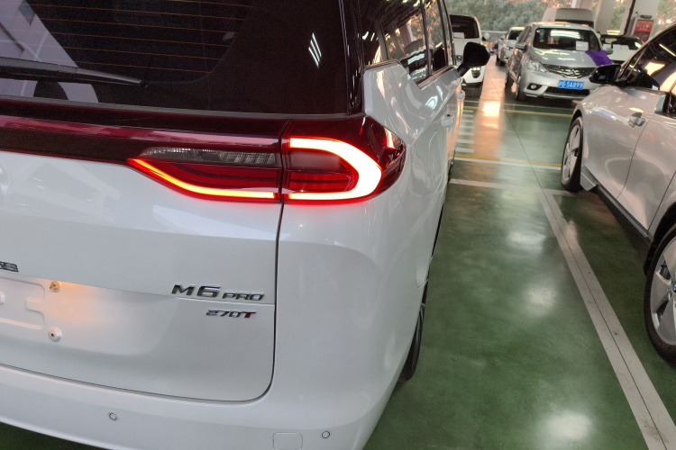 广汽传祺 传祺M6 2023款 PRO 270T DCT豪华版车身外观9