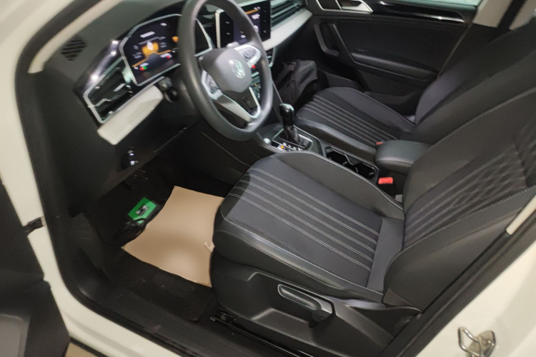 大众 途观L 2022款 330TSI 自动两驱舒享版中控内饰19