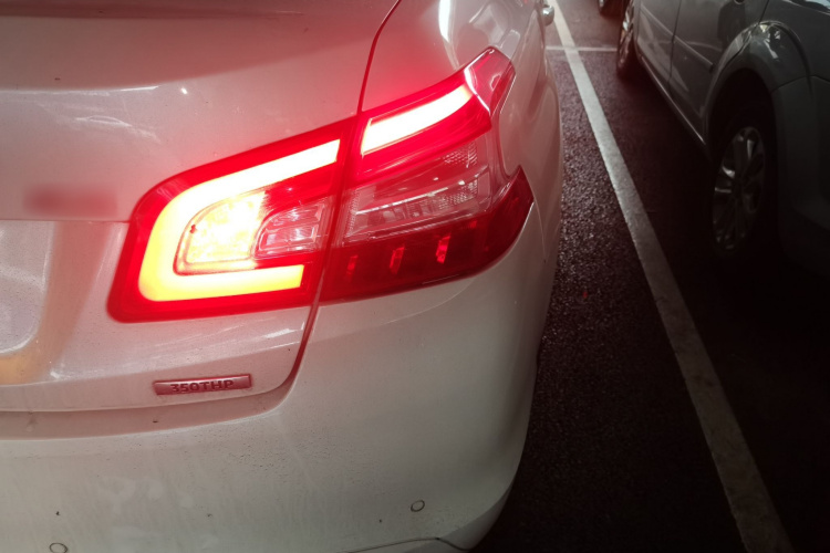 标致408 2018款 改款 350THP 自动豪华版车身外观6006