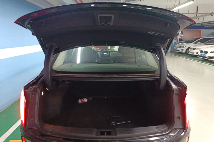 红旗E-QM5 2022款 431km 充电乐享版局部细节23