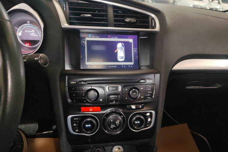 雪铁龙C4L 2016款 1.6T 自动精英型局部细节16