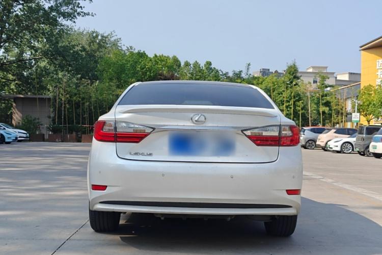 雷克萨斯ES 2017款 200 30周年纪念版车身外观6005