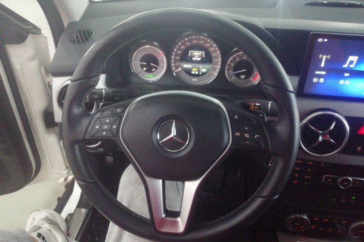 奔驰GLK级 2014款 GLK 260 4MATIC 动感型局部细节13