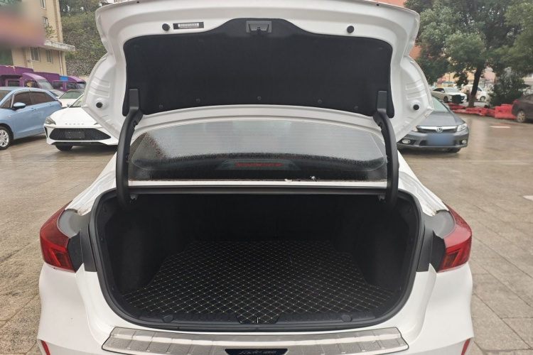 长安 逸动 2022款 PLUS 蓝鲸NE 1.4T GDI DCT尊贵版局部细节23