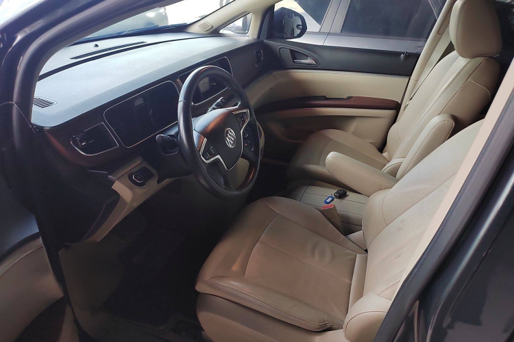 别克GL8 2018款 28T 豪华型 国VI中控内饰7003