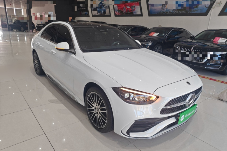 奔驰C级 2022款 C 260 L 运动版车身外观3