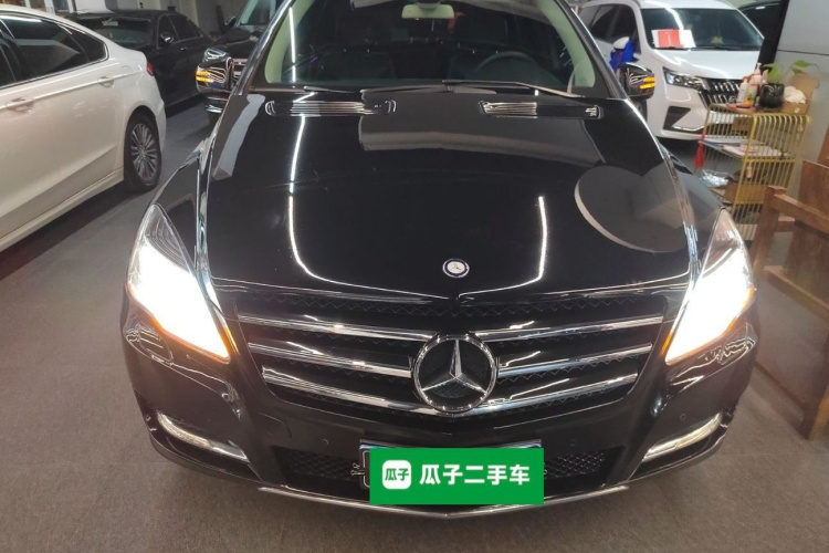 奔驰R级 2017款 R 320 4MATIC 商务型臻藏版车身外观2