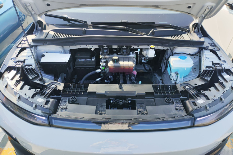 零跑汽车 零跑B01 2025款 650悦享版机舱底盘24