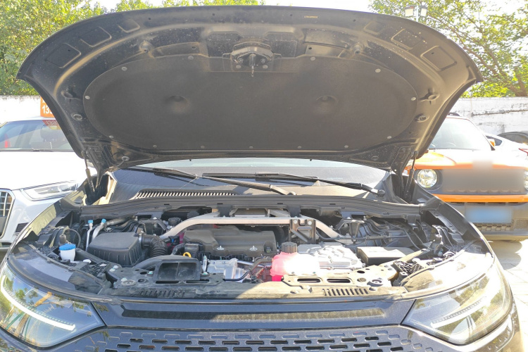 零跑汽车 零跑C11 2023款 增程 285智享版机舱底盘24