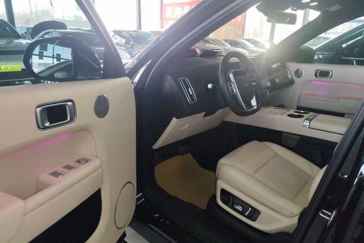 理想汽车 理想L8 2023款 Air中控内饰7003