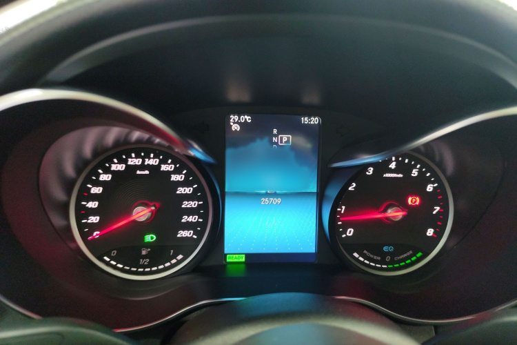 奔驰C级 2019款 C 260 L 运动版局部细节14