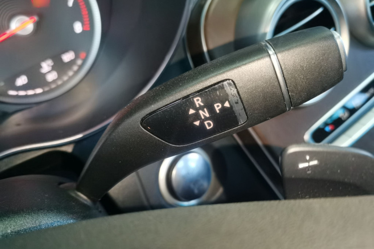 奔驰GLC 2019款 GLC 300 L 4MATIC 动感型局部细节18