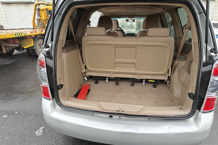 别克GL8 2014款 2.4L 舒适版中控内饰7007