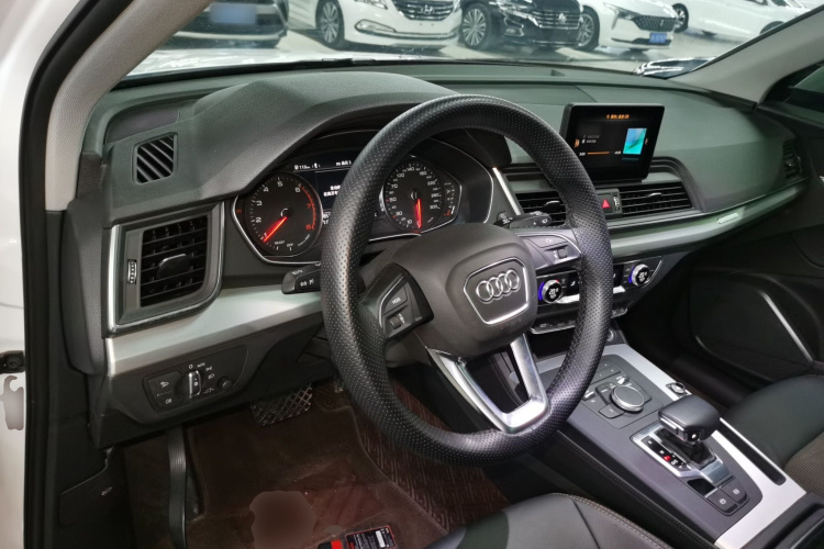 奥迪Q5L 2020款 改款 40 TFSI 荣享进取型中控内饰12