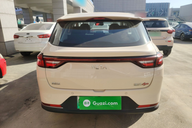 哪吒汽车 哪吒AYA 2023款 318 Lite车身外观6