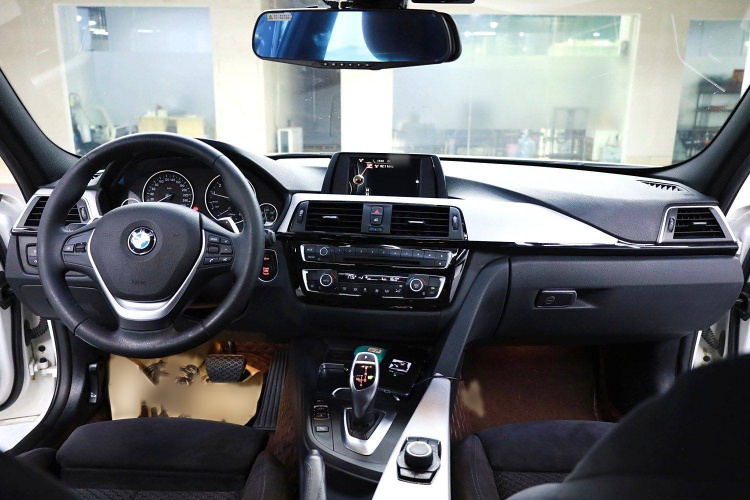 宝马3系 2017款 320i M运动型局部细节16