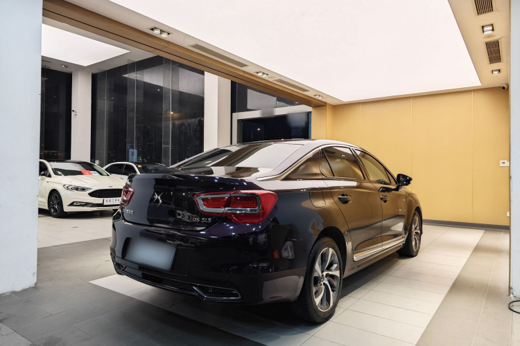 DS 5LS 2016款 1.6T 豪华版THP160车身外观6009