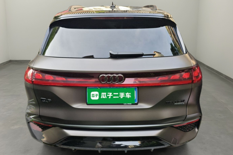 奥迪Q6 2023款 50 TFSI quattro 凌云版 edition one车身外观6