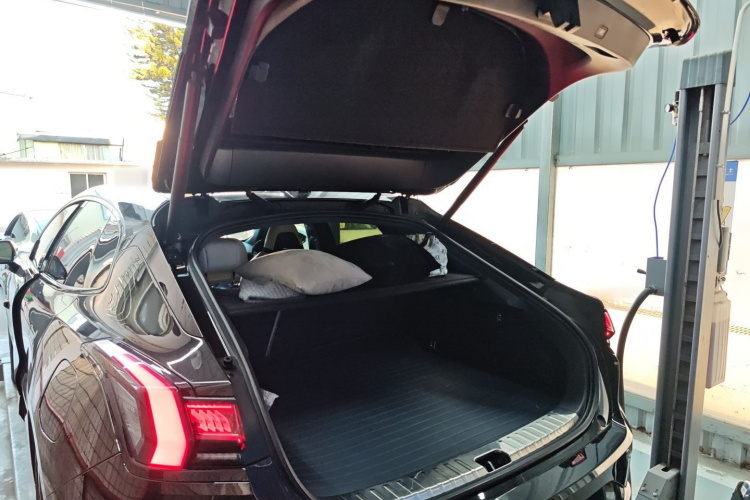 极氪001 2022款 超长续航双电机 YOU版局部细节23