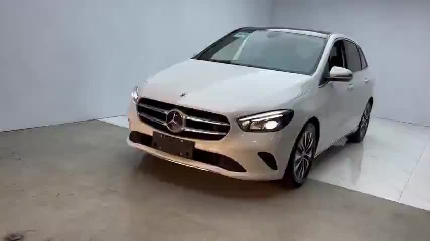 奔驰B级 2022款 改款 B 200 动感型实拍1