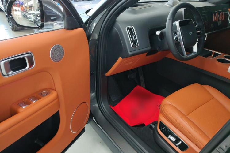 理想汽车 理想L7 2023款 Max中控内饰20