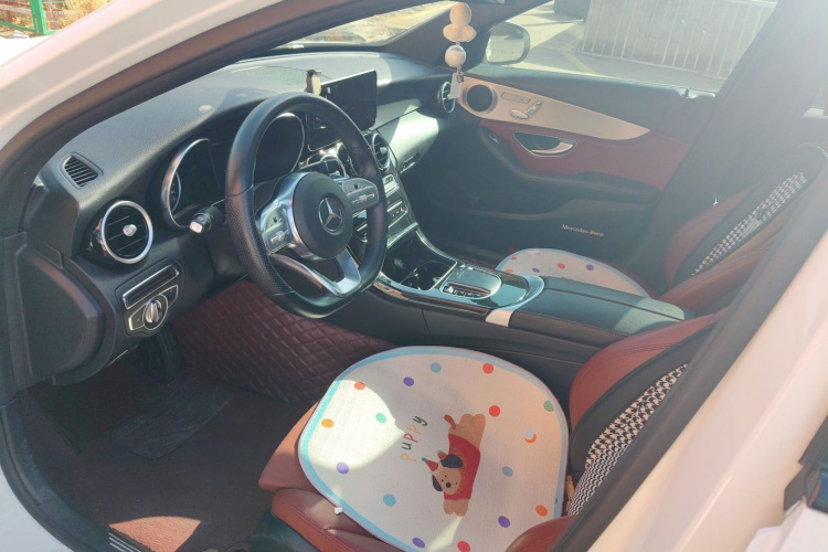 奔驰C级 2019款 C 260 运动版 4MATIC中控内饰19