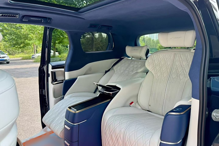 别克GL8 2020款 Avenir艾维亚 四座尊礼版中控内饰7003