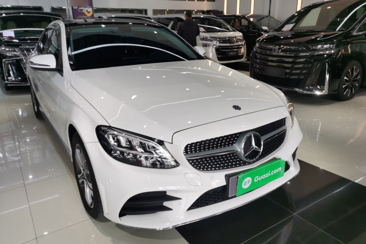 奔驰C级 2021款 C 260 L 运动版车身外观3