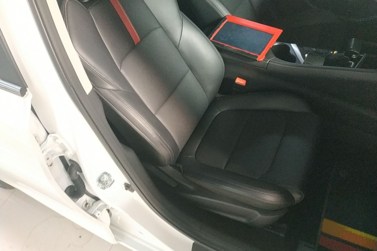 长安 逸动 2020款 PLUS 百万版 1.6L GDI CVT豪华型局部细节41