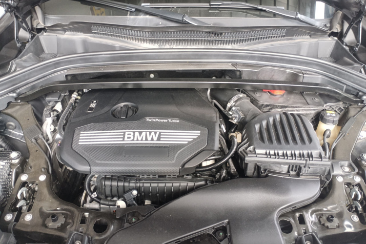 宝马X2(进口) 2019款 sDrive20i M越野套装 国VI机舱底盘24