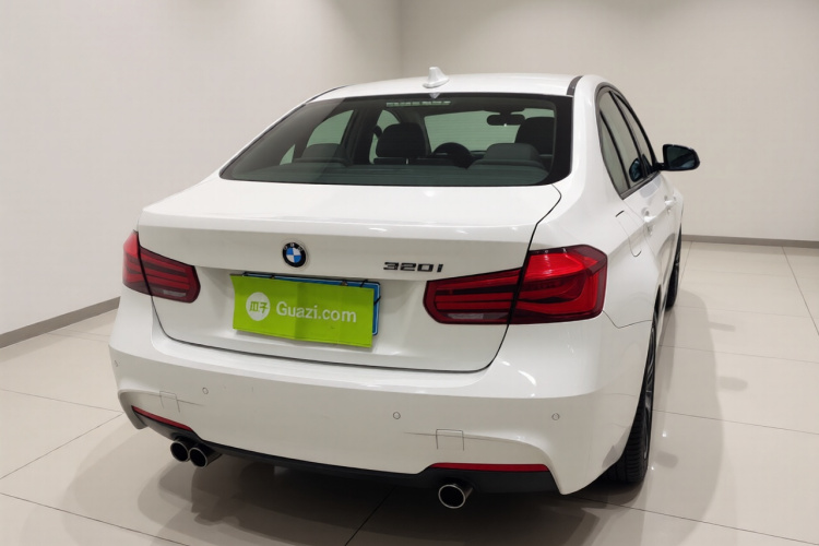 宝马3系 2017款 320i M运动型车身外观6