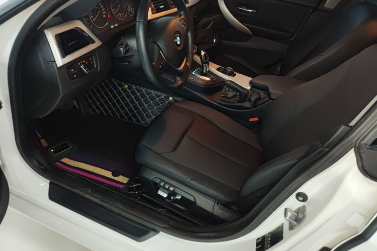 宝马4系 2016款 420i Gran Coupe 进取型中控内饰19