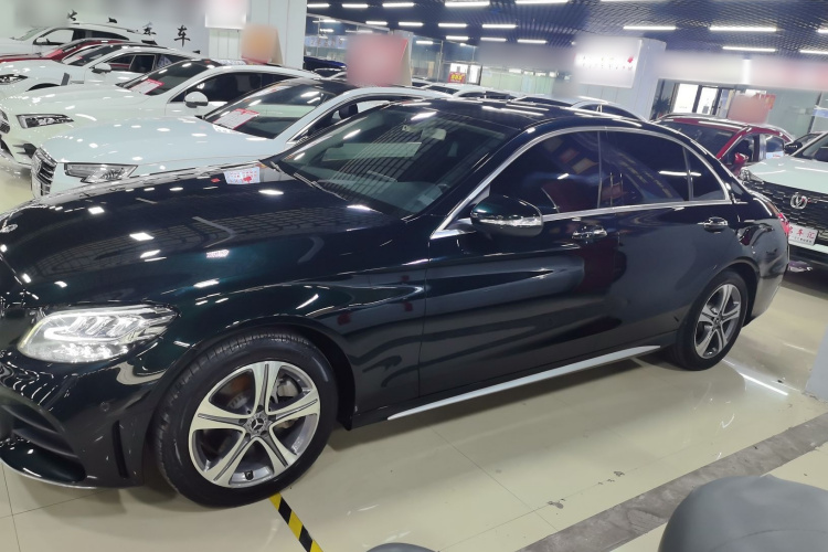 奔驰C级 2020款 改款 C 260 L 运动版车身外观4