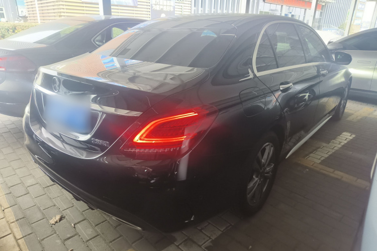 奔驰C级 2021款 C 200 L 时尚型运动版车身外观7