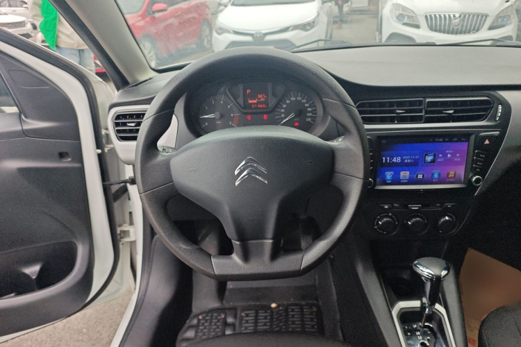 雪铁龙 爱丽舍 2016款 1.6L 自动时尚型中控内饰13