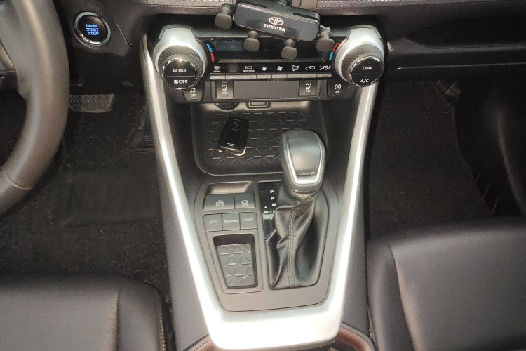 丰田 RAV4荣放 2022款 2.0L CVT两驱风尚Plus版局部细节9003