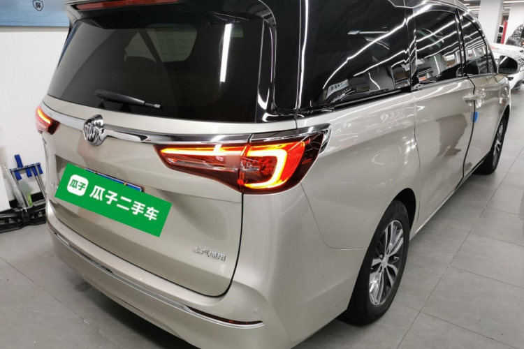 别克GL8 2020款 ES陆尊 653T 尊享型车身外观7