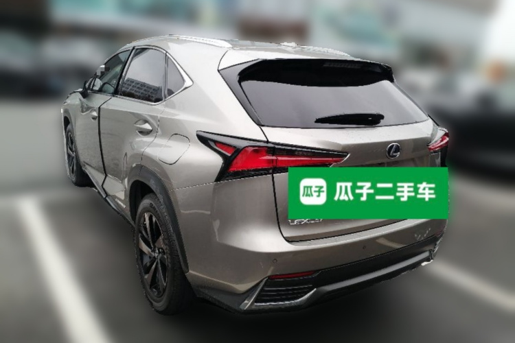 雷克萨斯NX 2018款 300h 前驱 锋尚版 国VI车身外观5