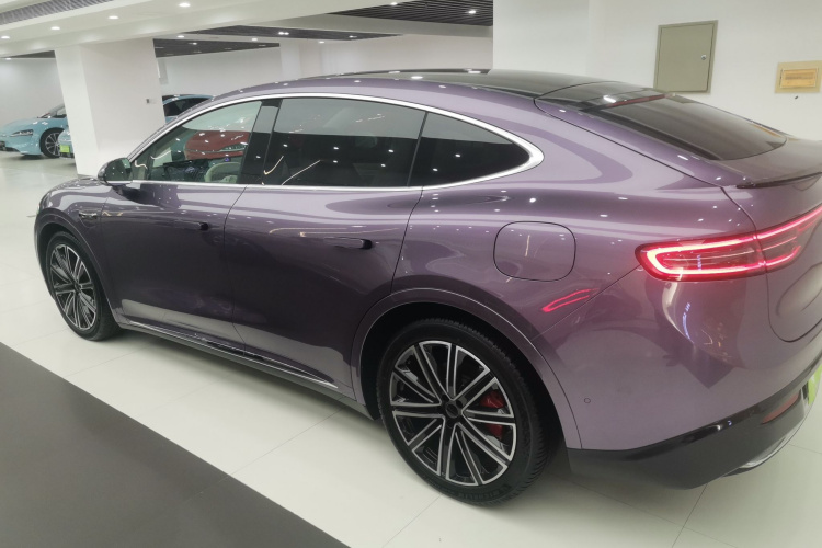 鸿蒙智行 智界R7 2025款 增程 331km Ultra车身外观4