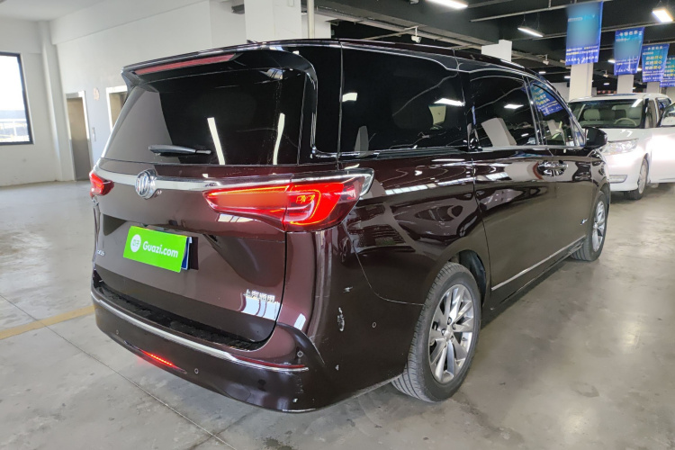 别克GL8 2020款 Avenir艾维亚 七座亲礼版车身外观6005