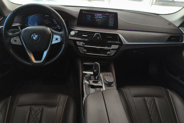 宝马5系新能源 2020款 里程升级版 530Le 豪华套装中控内饰12